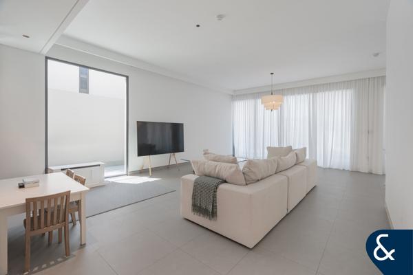 Location I Vacant I Premium Landscaping